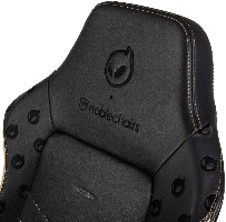 צילום מקרוב של תפרי הריפוד בכיסא Noblechairs HERO Dignitas Edition