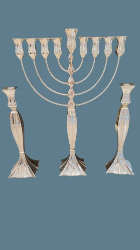 קולקציית הינומה -חנוכיה L כולל זוג פמוטים L מכסף טהור