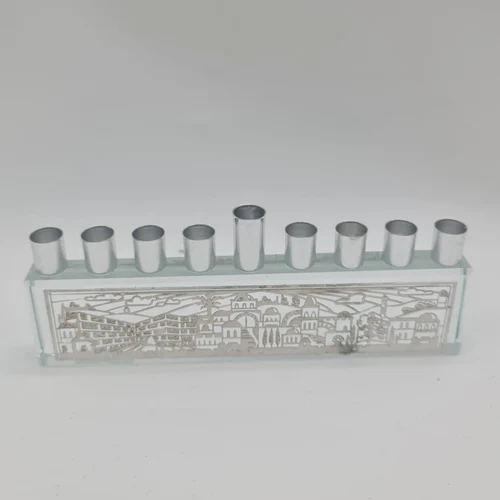 חנוכיית זכוכית מעוצבת ירושלים