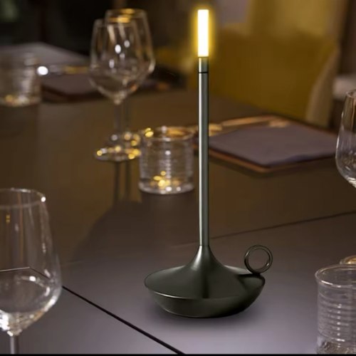 מנורת שולחן מעוצבת ונטענת לד בצורת נר CandelNer