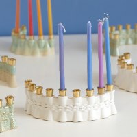 קופסת הפתע לחנוכה - שתי חנוכיות יחודיות - במחיר אחת, קרמיקה בהדפסת תלת מימד