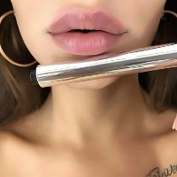 גלוס לניפוח השפתיים מבית LippyPop למראה שפתיים עבות ומלאות - מפיץ רשמי בישראל