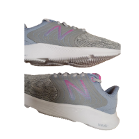 NEW BALANCE|ניו באלאנס- נשים- מעוצב סילבר לוגו ורוד סגול