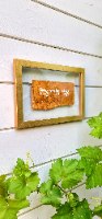 " אני בריאה " על עץ ממוסגר