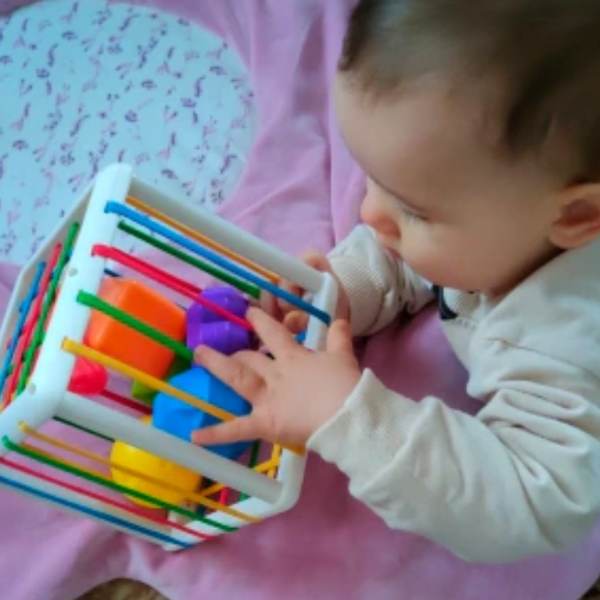 חוות דעת - צעצוע התפתחות מונטסורי לתינוק - קוביית הצורות