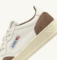 AUTRY SNEAKERS MEDALIST LOW SNEAKERS IN WHITE AND CIGAR LEATHER SUEDE