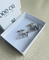 זוג חפתים יוקרתיים עם ראשי תיבות