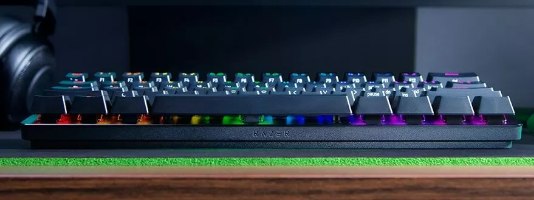 מקלדת גיימינג קומפקטית Razer Huntsman Mini Red Switch שחורה עם USB-C ומקשי PBT – תמונה 4