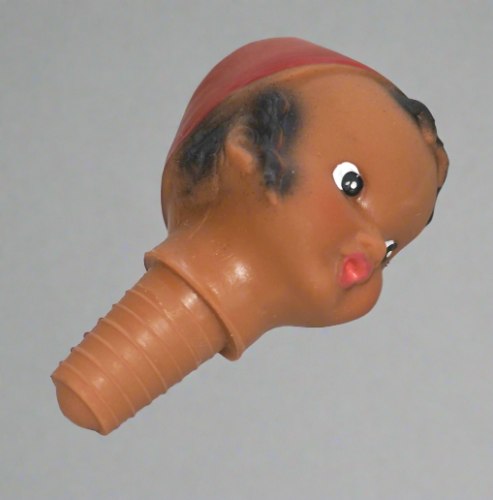 פקק לבקבוק עשוי גומי תוצרת מאייר לא חתום, ילד תימני, וינטאג' ישראל 1950-60, ישראליאנה