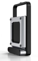 הליכון מתקפל WalkingPad X21 – נראה במצב מקופל ואנכי בצבעי שחור וכסף על רקע לבן