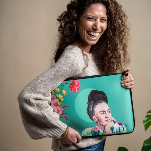 תיקים מעוצבים למחשב נייד בתרומת המותג מגלאיה