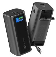 סוללת טעינה עם כבל נשלף Miracase MPBC20PD130W – שתי סוללות טעינה שחורות המציגות מסך תצוגה וכבל Type-C נשלף