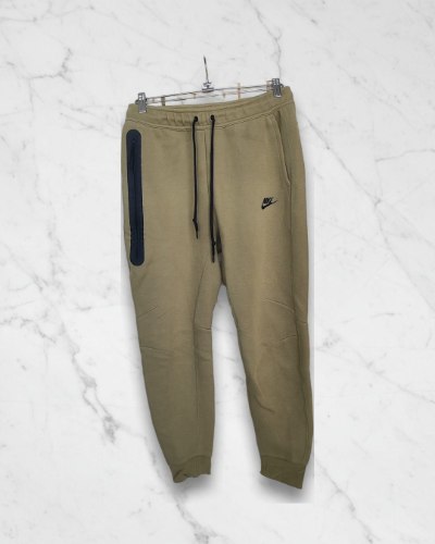 מכנסי טרנינג Nike Tech Fleece – ירוק זית / חאקי | מידה M
