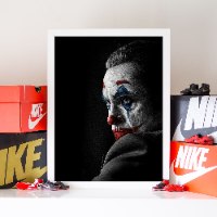 ציור של הג'וקר מודפס על קנבס מתוח וממוסגר "The Joker"  | פריסה לאורך\רוחב\ריבוע