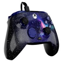 בקר משחק חוטי Turtle Beach Rematch Advanced Wired Dark Cosmos – מבט קדמי-זוויתי על בקר גלקסיה כחול
