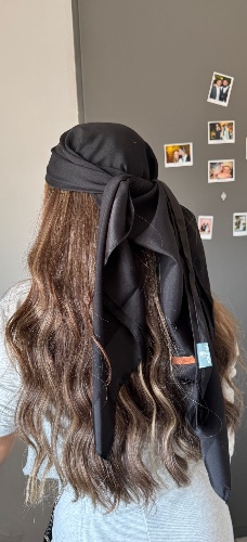 מטפחת שיר שחור