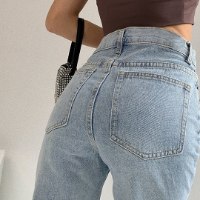 ג'ינס ברמודה עם סיומת פרומה אופנתי