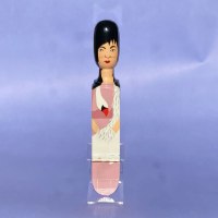 בובת עץ עומדת של המוזיקאית ביורק Bjork - סוג ב'