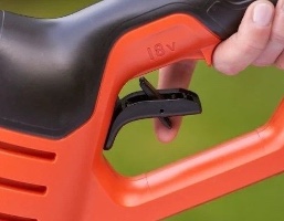 מכונת שטיפה נטענת Black+Decker BCPC18B 24Bar – ניידת וקלה להפעלה.