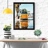 קנבס מוכן לתלייה - הדפס רכב אספנות צהוב עם גלשים על החוף "Retro Beach" |בודדת או לשילוב בקיר גלריה