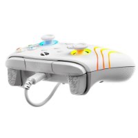 בקר חוטי לגיימינג צבע לבן Turtle Beach Afterglow Wave RGB for Xbox and PC – פריט לבן עם תאורת RGB וכבל חיבור קדמי