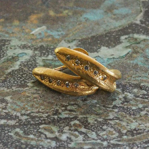 Stud Earrings with 5 Diamonds
