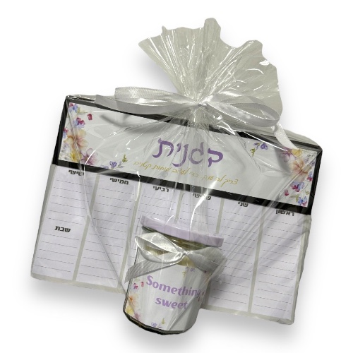לוח תכנון שבועי עם צנצנת נשיקות