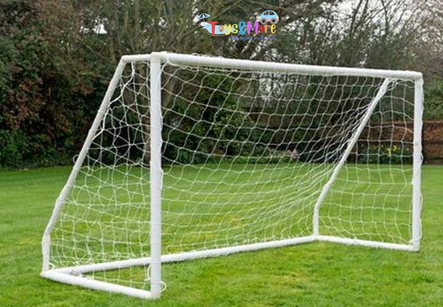 שער כדורגל מפלסטיק ורשת לחצר 130X153 מטר PSG0543 מבית DERBY