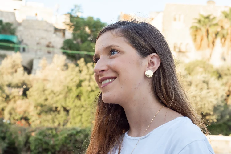 עגילי ערבה צמודים