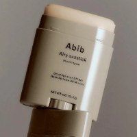 מארז הגנה יומיומי SPF50+ מבית Abib צמד סטיקים לגימור גלואו מואר ולמראה חלק וחצי-מאט