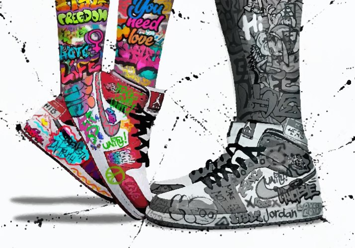 "Love&Sneakers" תמונת גרפיטי זום אין על סניקרס נייקי של זוג, מעוצבת ומודפסת על קנבס מתוח מוכן לתליה