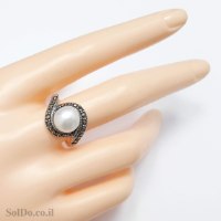 טבעת מכסף משובצת פנינה לבנה ומרקזטים RG8897