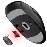 עכבר גיימינג אלחוטי Corsair M55 Wireless – תחתית עם חיישן מואר אדום וכיסוי מפורק