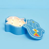 נר בקופסת קרמיקה חמסה צבעונית Lucky Hand – כחול - מארז לא מושלם