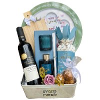 מארז פסח יוקרתי עם צלחת פסח, יין, קרש הגשה ומפיץ ריח