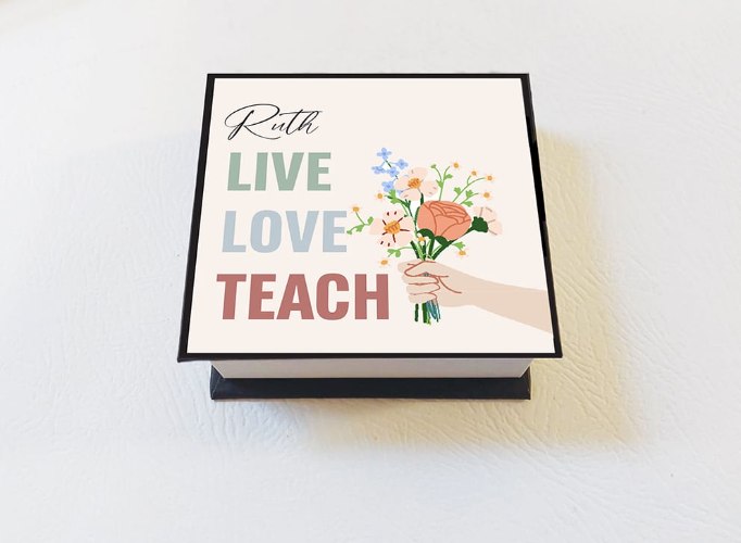 קוביית ממו ממותגת LIVE . LOVE . TEACH