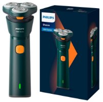 מכונת גילוח נטענת שימוש יבש/רטוב Philips 1000 Series S1882/00 – ירוקה כהה עם כפתור כתום עומדת לצד אריזתה הכחולה