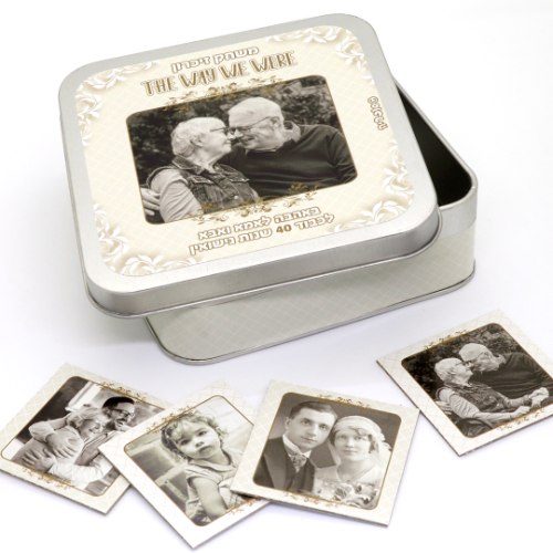 משחק זיכרון משפחתי דגם - נוסטלגיה בקופסת פח מהודרת מתנה קסומה להורים, לסבא וסבתא ולכל בני המשפחה