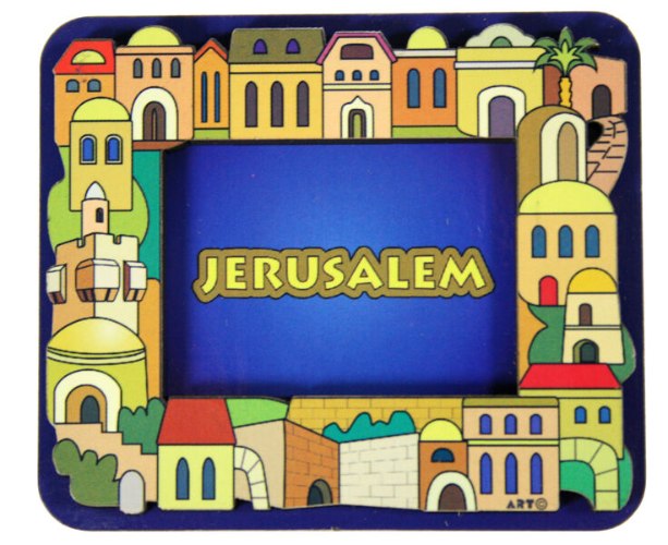 מגנט עץ צבעוני עם איור של ירושלים העתיקה