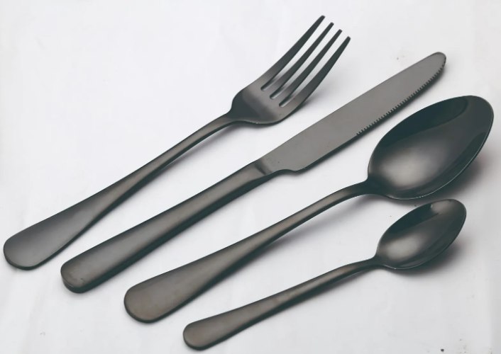 מערכת סכו"ם שחור יוקרתית 24 חלקים 1010BLACK