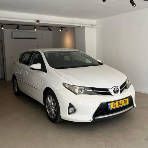 Toyota Auris 2014