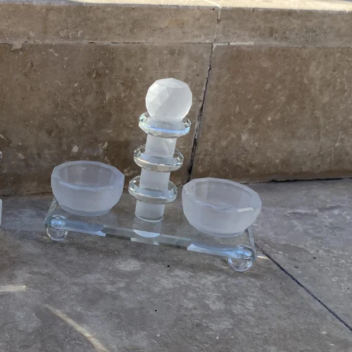 מלחיית קריסטל מהודרת עם בסיס