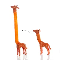 ג'ירף עם צוואר צינור נמתח
