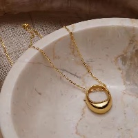 שרשרת דקה תליון אליפסה ציפוי זהב