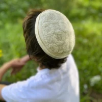 כיפה כפרית קרם על קרם רך