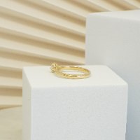טבעת אירוסין זהב לבן סוליטר משובצת יהלום