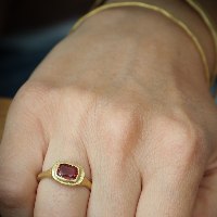 18K Gold Red Spinel Ring