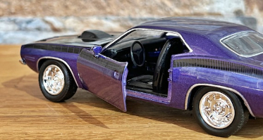 ג'אדה - פינק סליפס  פלימות' -  JADA Pink Slips 1973 Plymouth Barracuda Diecast Vehicl 1:24