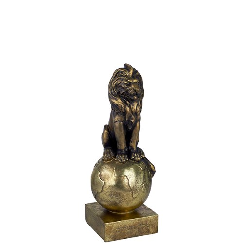 פסל אומנותי "מלך העולם" קטן זהב