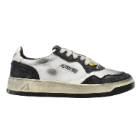 Autry Medalist Low Super Vintage Lace-Up Sneakers